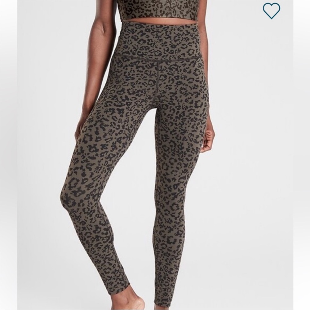 EUC Athleta 'Elation' Arbor Olive / Leopard Print Leggings - Small Retail: $89